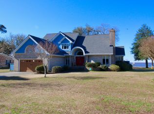 171 Owens Beach Rd Ext, Harbinger, NC 27941