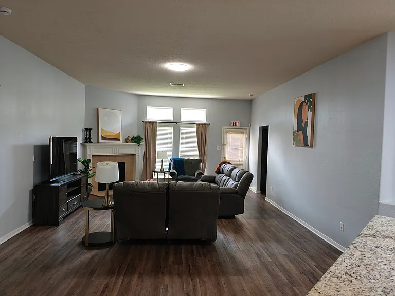 14123 Curry Creek Ln — Photo 35