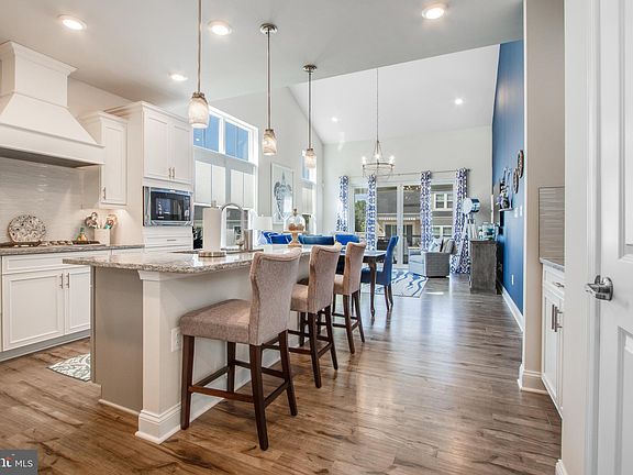 5th image of 32216 Wingate Cir