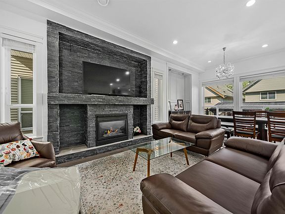 4th image of 8056 211b St