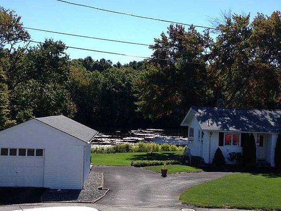 3rd image of 42 Breezy Lake Dr