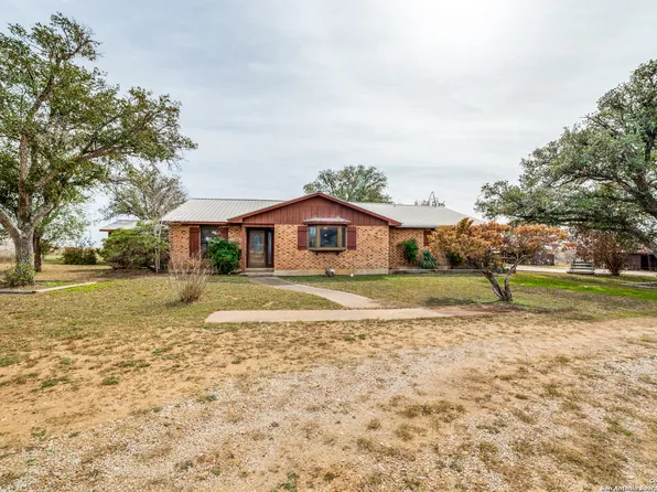 1095 W STATE HIGHWAY 97 Unit 1, Jourdanton, TX 78026