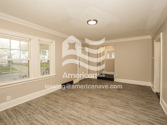 1403326_003_living_room_3.jpg