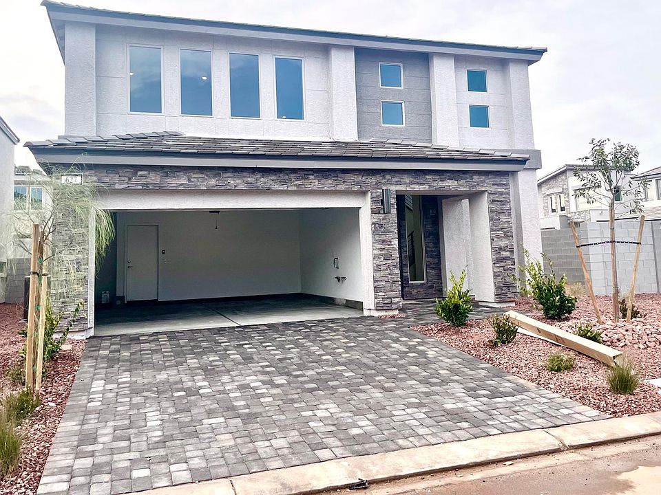 1st image of 627 Sheep Canyon St