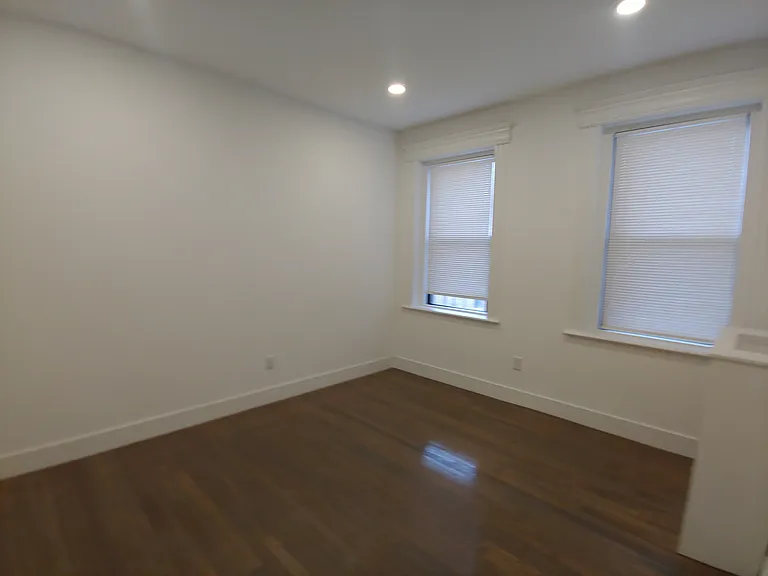 11 Queensberry St #15 — Photo 7