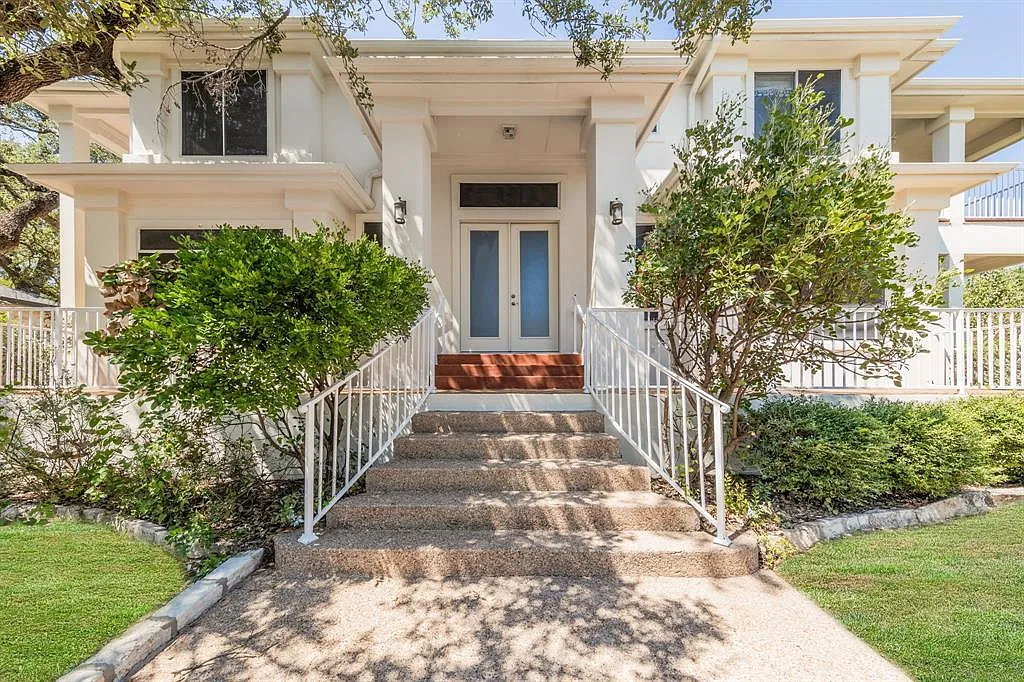 5 bed, 3.5 bath, 3671 sqft, $5,950 — Photo 1