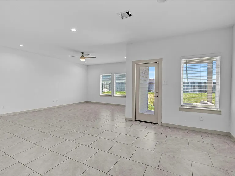29847 Reagans Ranch Dr — Photo 11