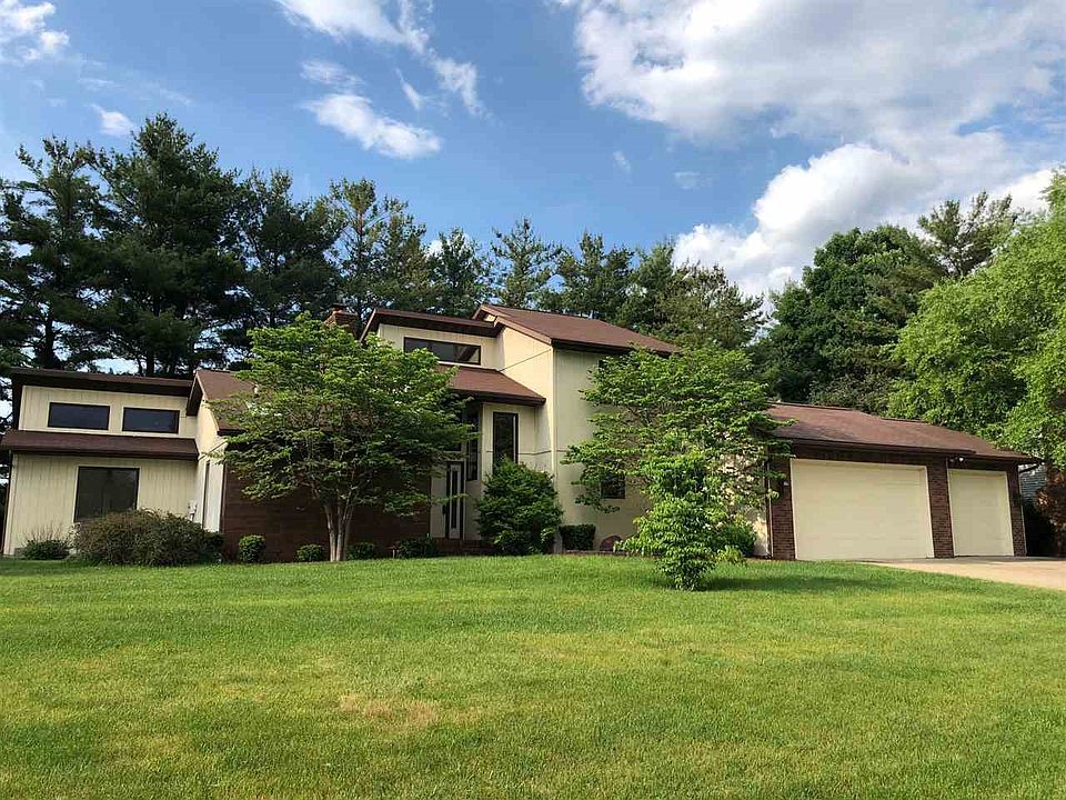1st image of 22607 Remington Ct