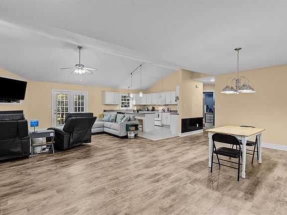 4th image of 5919 Evelyn Ln