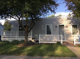 427 N 8th St, Eldridge, IA 52748