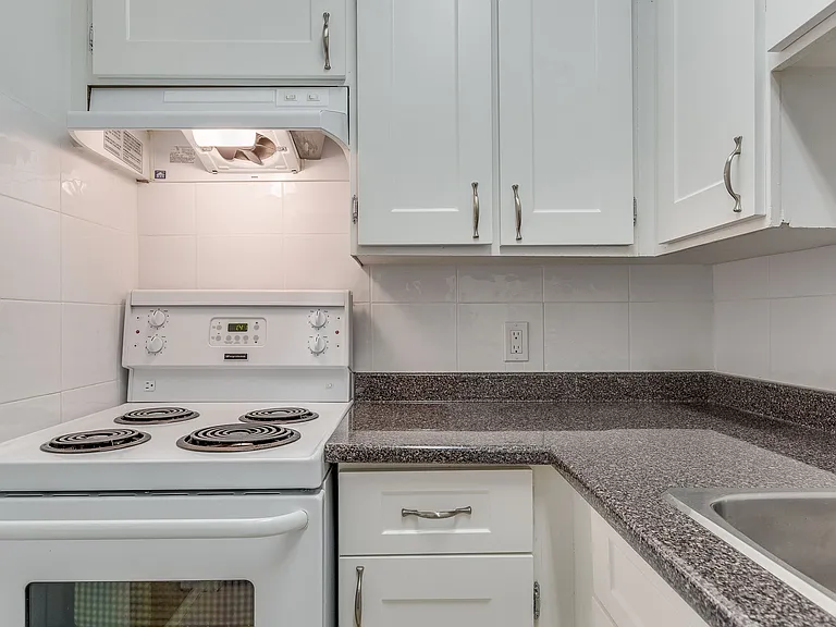 695 SE Marine Dr #605 — Photo 40