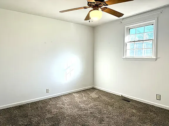 61 E Caldwell St #A — Photo 5