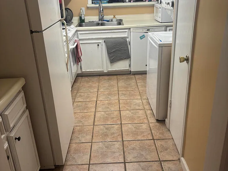 1312 Dulles Dr #D — Photo 5