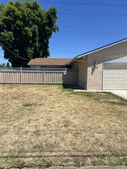 3 bed, 1100 sqft, $2,325 — Photo 4