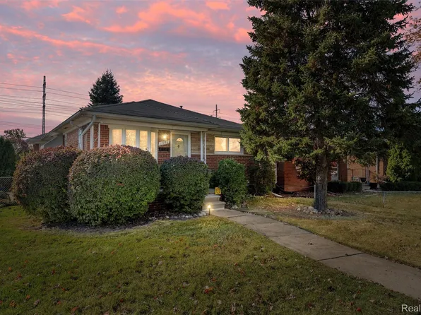 17148 Stricker Ave, Eastpointe, MI 48021
