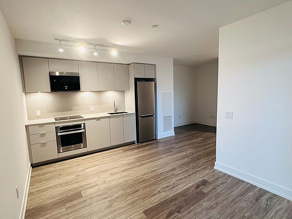 4th image of 9 Clegg Rd #1126