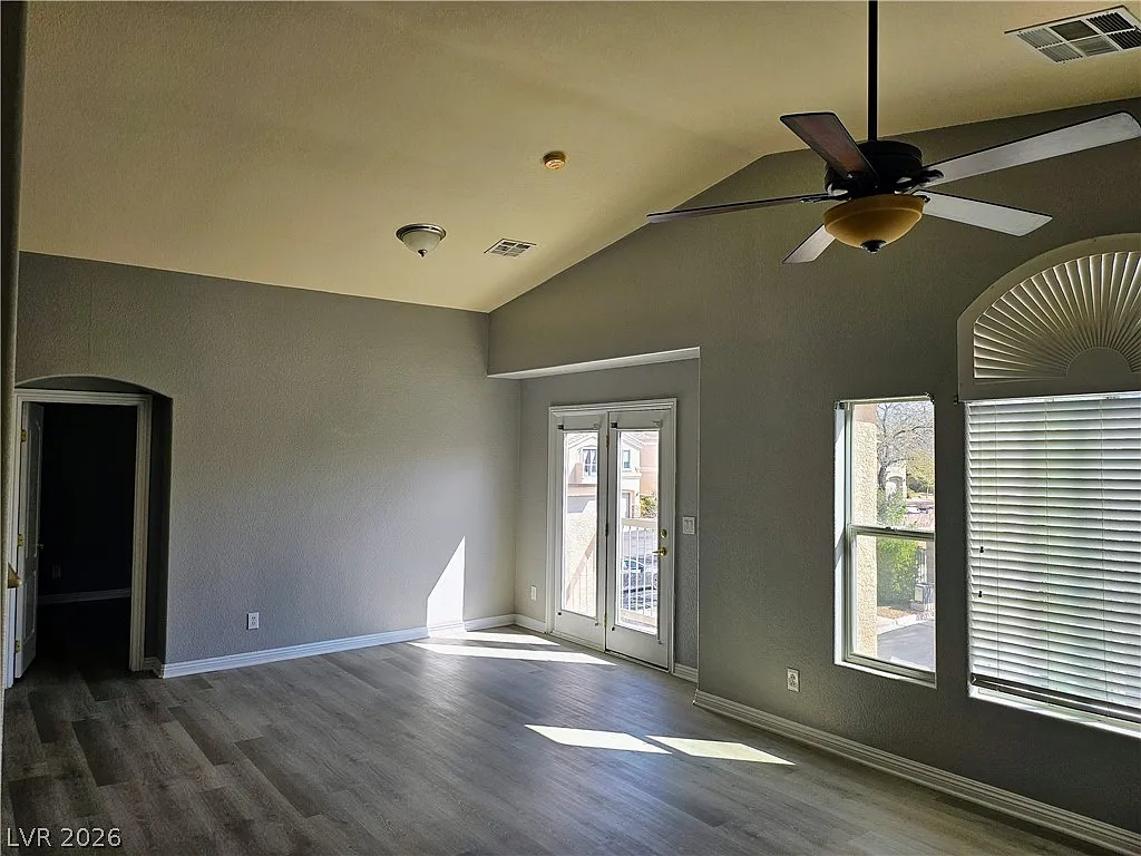 2 bed, 2.0 bath, 1189 sqft, $1,795 — Photo 2