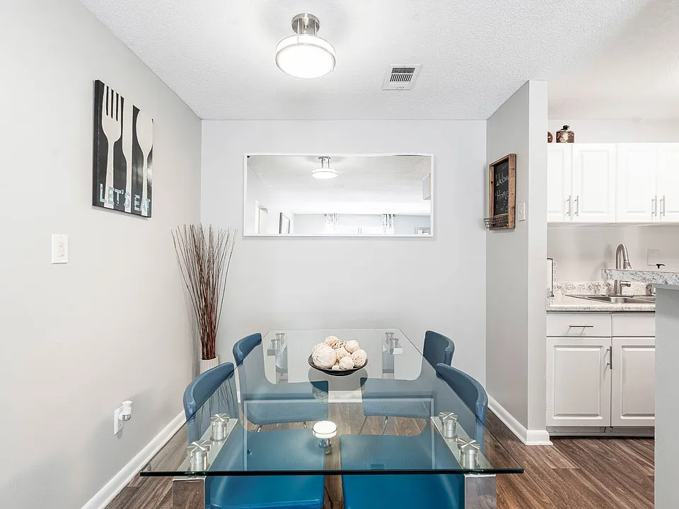 Rivercreek Apartments