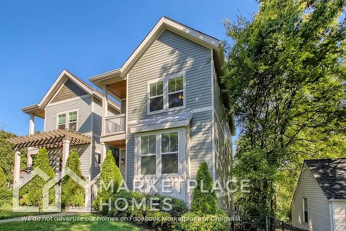 Building Photo - 1802B Porter Ave