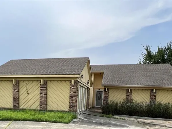2220 Killington Dr, Harvey, LA 70058