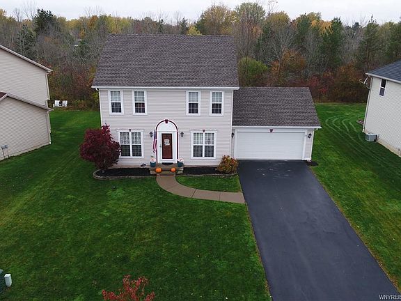3rd image of 29 Trentwood Trl N