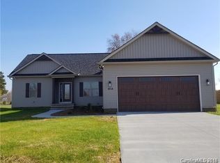 143 Greythorn Dr, Statesville, NC 28625