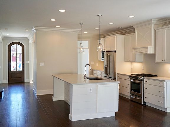 5th image of 3827 SW Keowee Ave