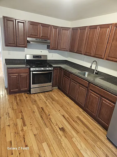 537-539 13th Ave #3 Photo 1