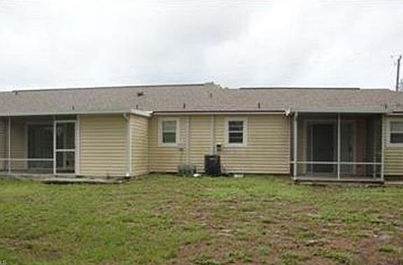 2nd image of 2433 Lola Ave