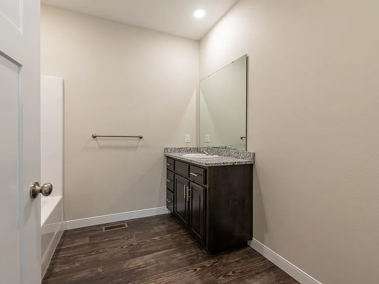 719 S. Main Ave — Photo 9