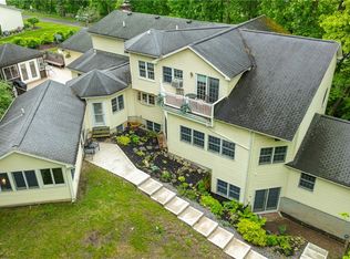 90 Heather Dr, Rochester, NY 14625