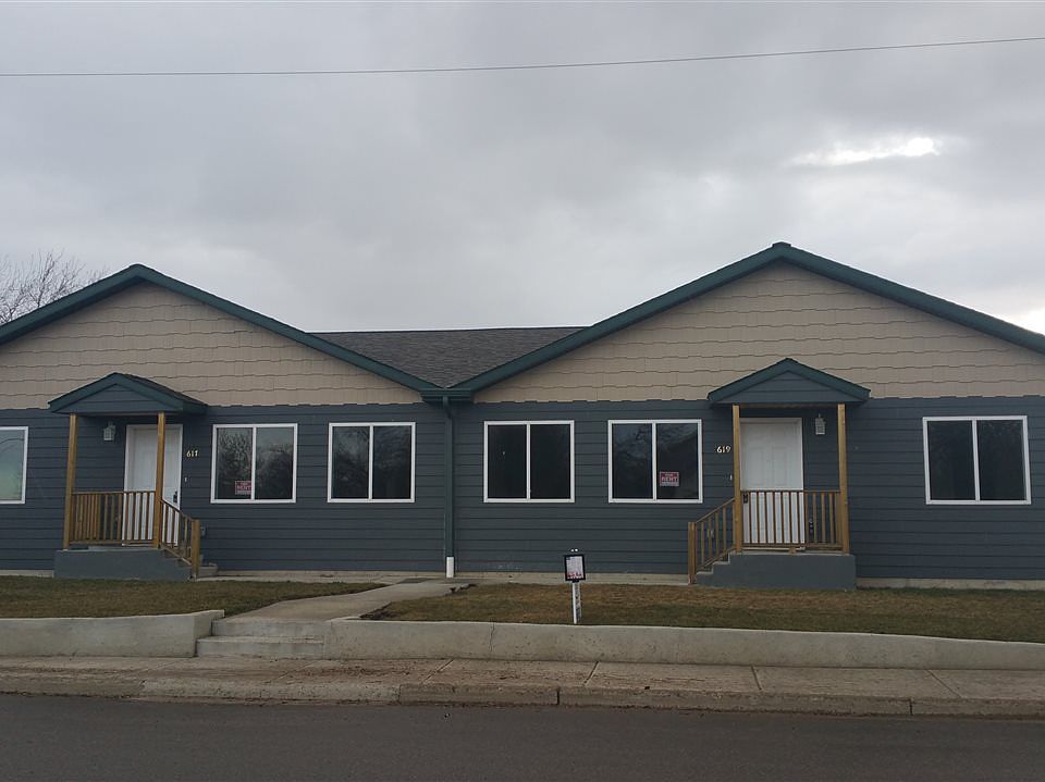 1st image of 617 & 619 4th St SE #2