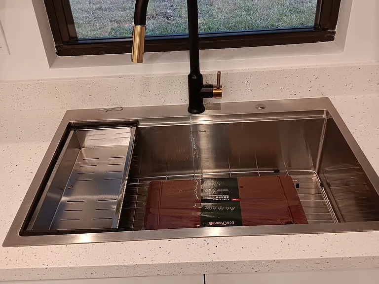Stainless steel sink