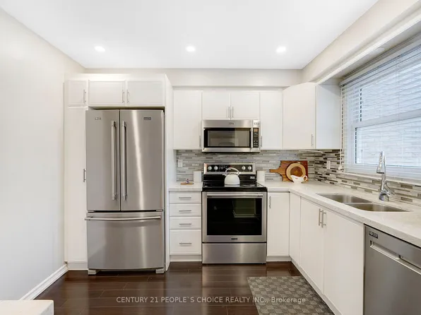 5878 Montevideo Rd #22, Mississauga, ON L5N 2V5