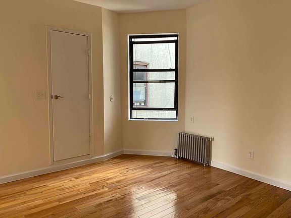 5th image of 115 Washington Pl #24