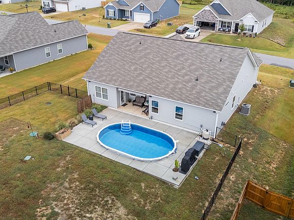 3rd image of 210 Spilona Way