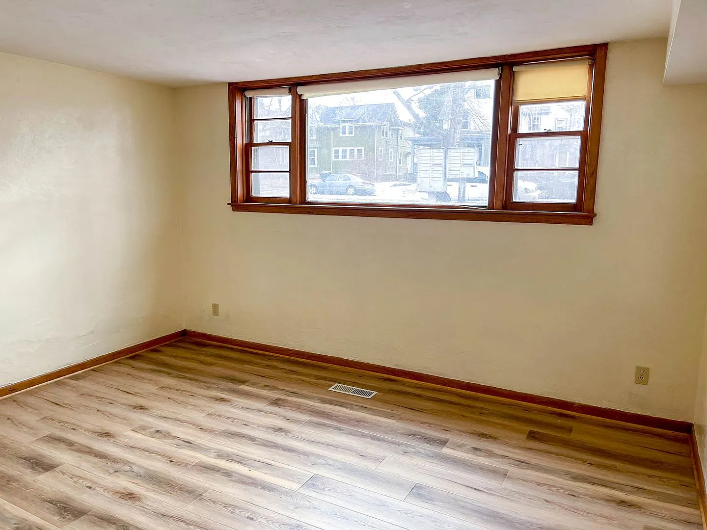 1420 E St — Photo 2