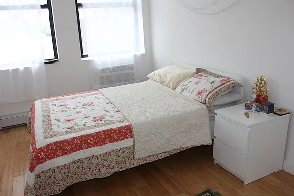 Rented by Perl Group Real Estate | media 10