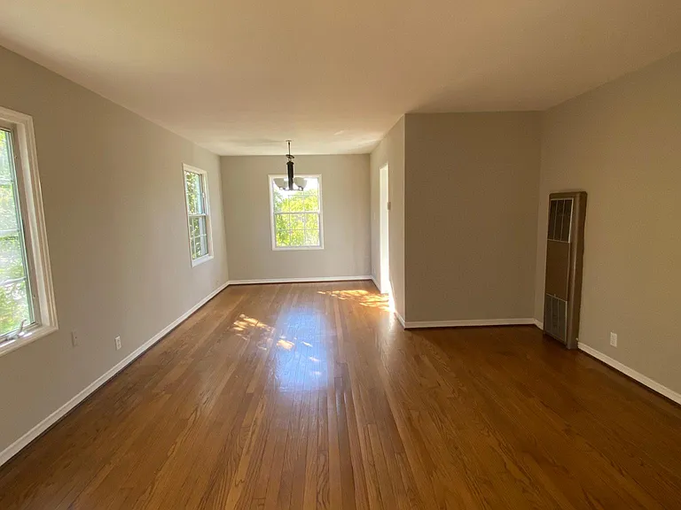 1155 Broadway #C — Photo 1