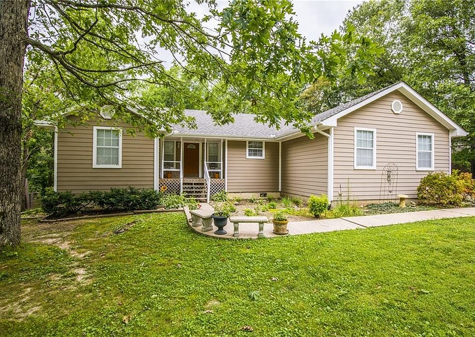 1st image of 2570 Sequoyah Dr