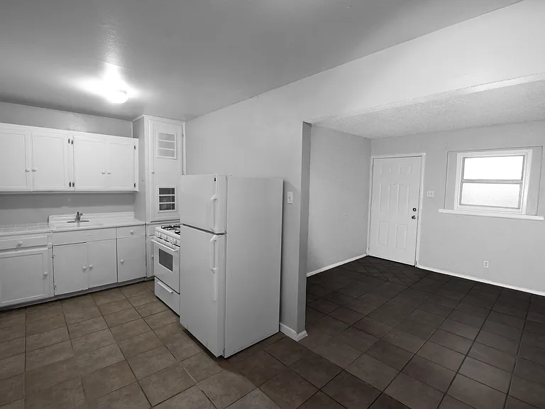 3826 Harrison Ave — Photo 14