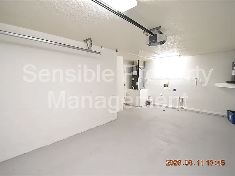 7413 Canterbury St — Photo 24