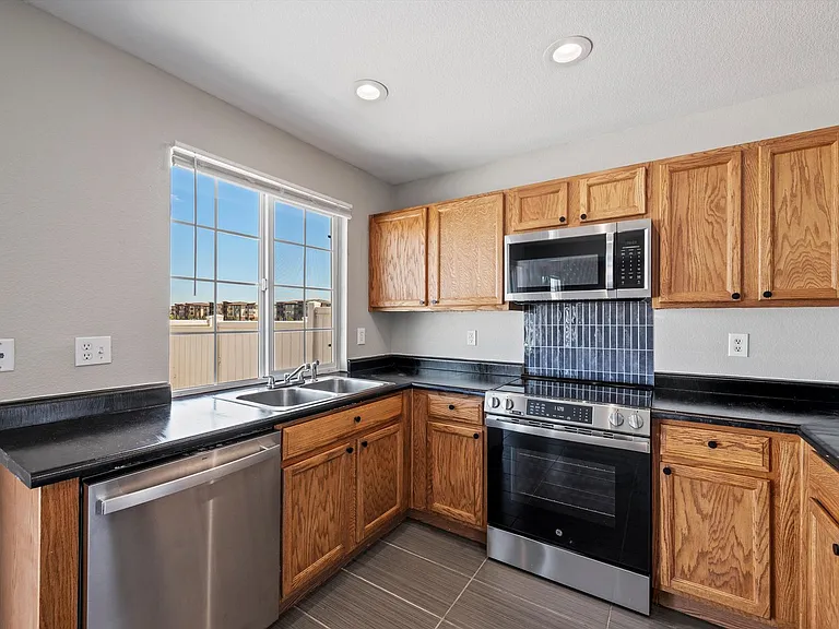 21459 Randolph Pl — Photo 7