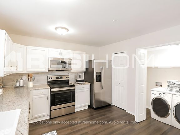 3rd image of 2625 Branch Oaks Dr