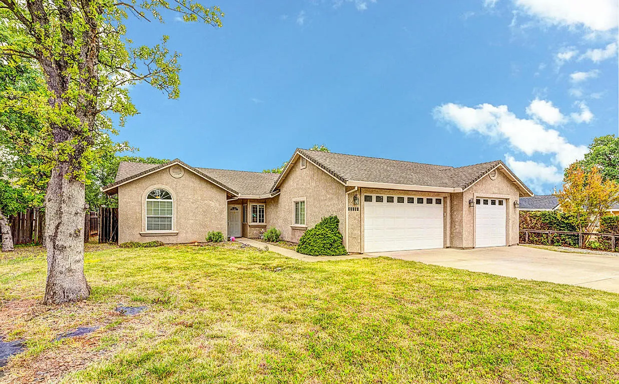 22230 River View Dr photo 1