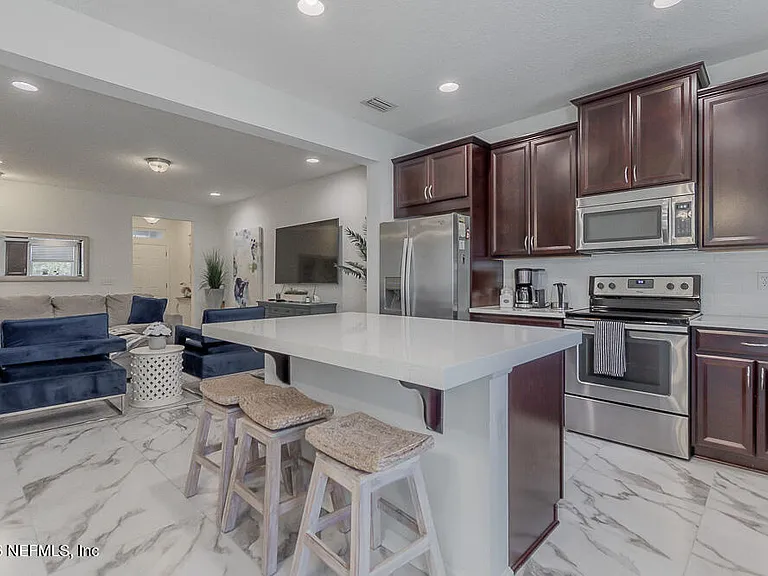 162 Nelson Ln — Photo 13