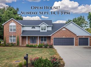 295 Canterbury Ln, Highland, IL 62249