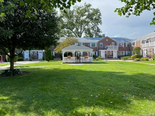 255-21 74th Avenue #H-1, Glen Oaks, NY 11004