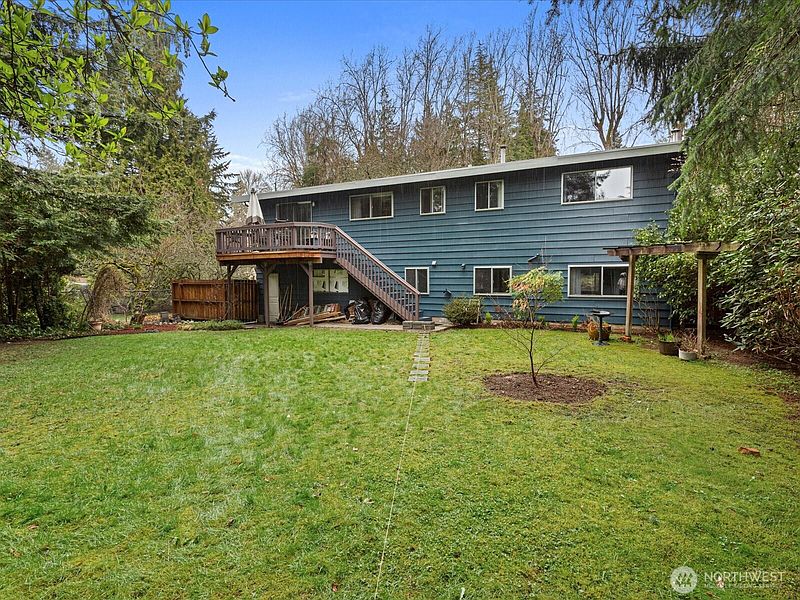 4th image of 16445 Ambaum Boulevard S