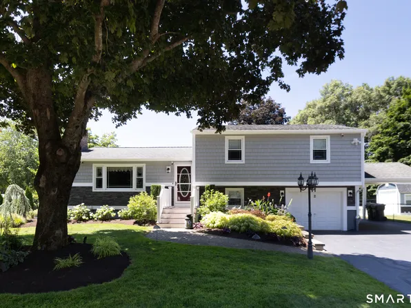 2 Woodridge Court, Southington, CT 06489